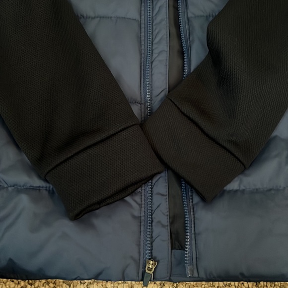 Boys Old Navy Puffer Jacket - Picture 7 of 7